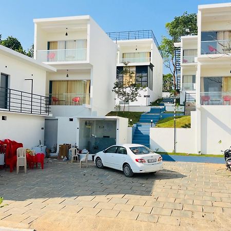 Aura Safari Hotel Vaduvanchal Exterior photo