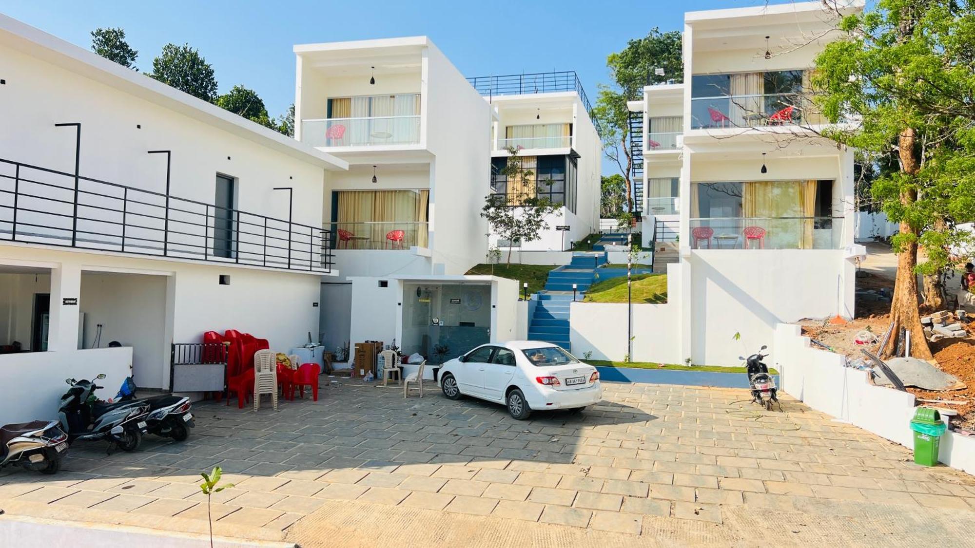 Aura Safari Hotel Vaduvanchal Exterior photo