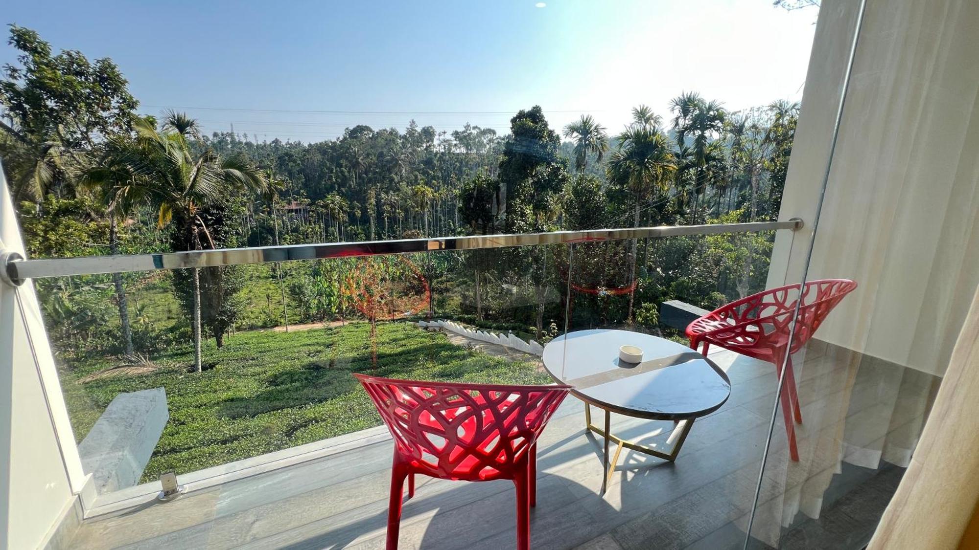 Aura Safari Hotel Vaduvanchal Exterior photo
